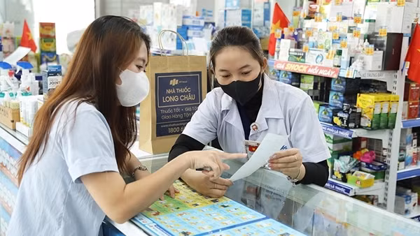 FPT Long Châu minh bạch thông tin thuốc và thực phẩm chức năng trên hóa đơn và web