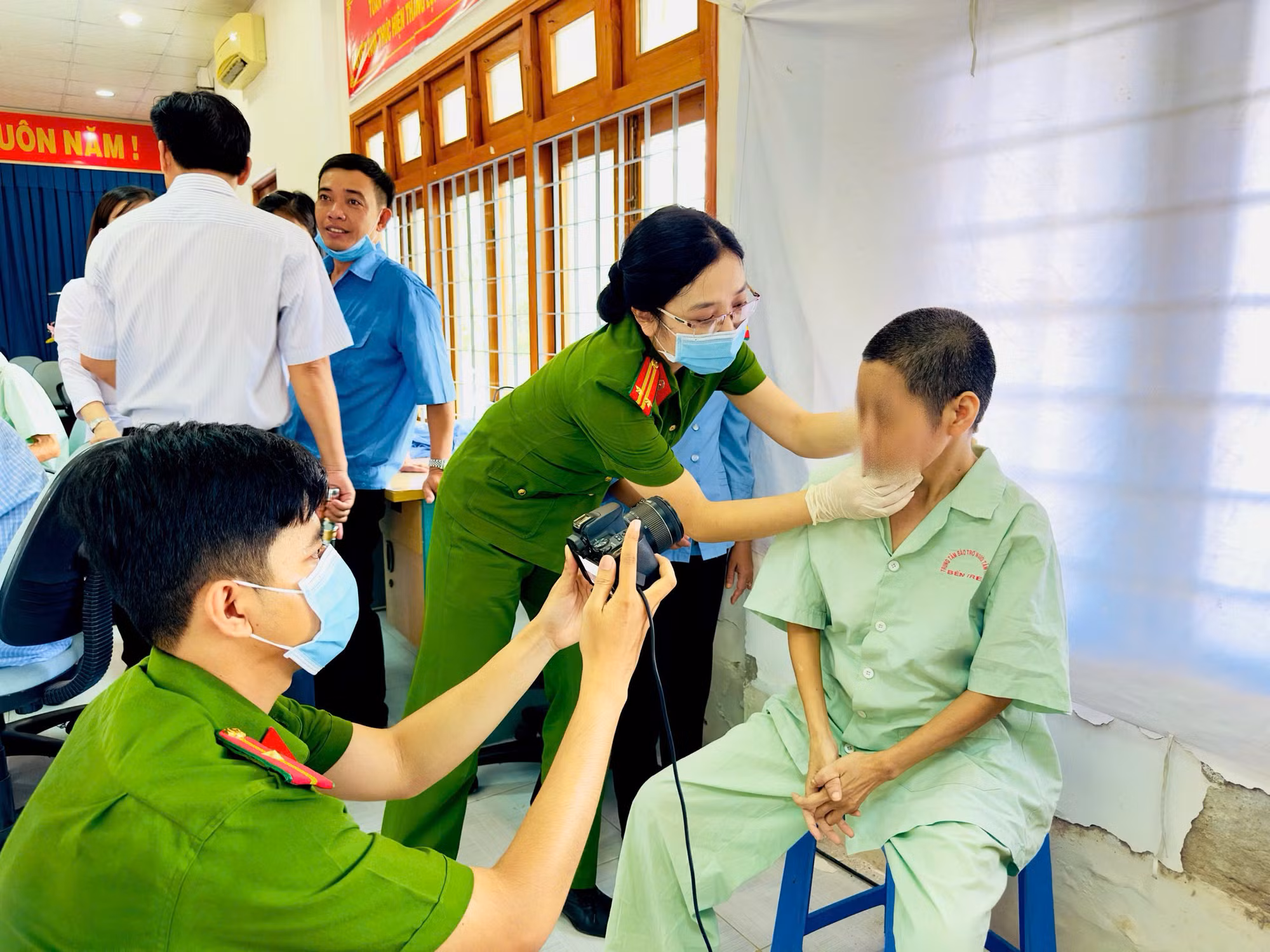 Công an tỉnh Bến Tre cấp Căn cước cho đối tượng bảo trợ xã hội -0
