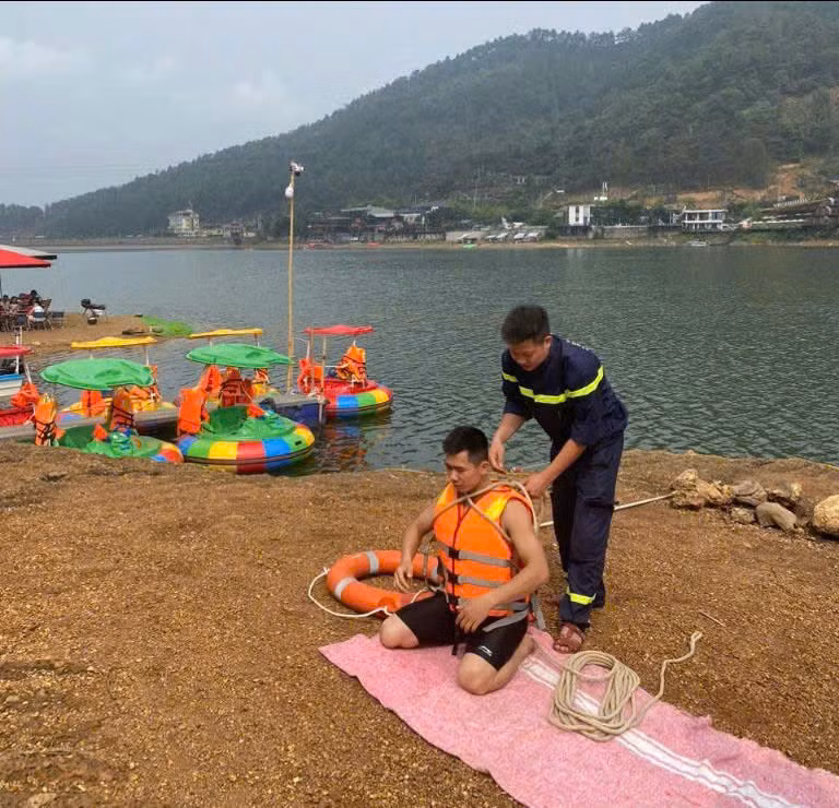 Công an Hà Nội tuyên truyền phòng, chống đuối nước cho học sinh -0