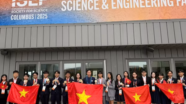 Học sinh Việt Nam lập kỷ lục tại Hội thi Khoa học kỹ thuật quốc tế 2025