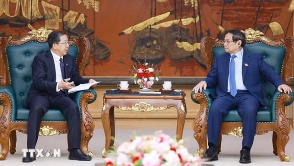 Thủ tướng Phạm Minh Chính tiếp Chủ tịch Tập đoàn Hoa Điện Trung Quốc