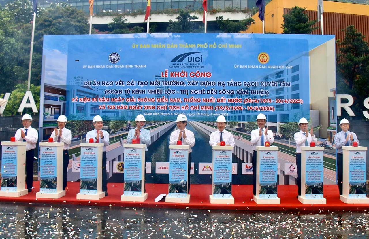 Người dân dọc rạch Xuyên Tâm phấn khởi thoát cảnh hơn 20 năm sống trong ô nhiễm -0