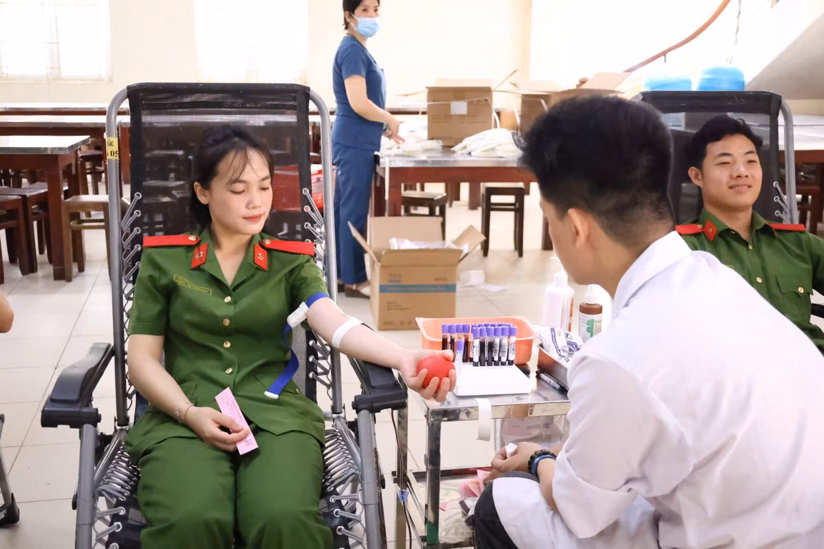 1.000 cán bộ, học viên Cao đẳng Cảnh sát nhân dân I tham gia hiến máu - 3