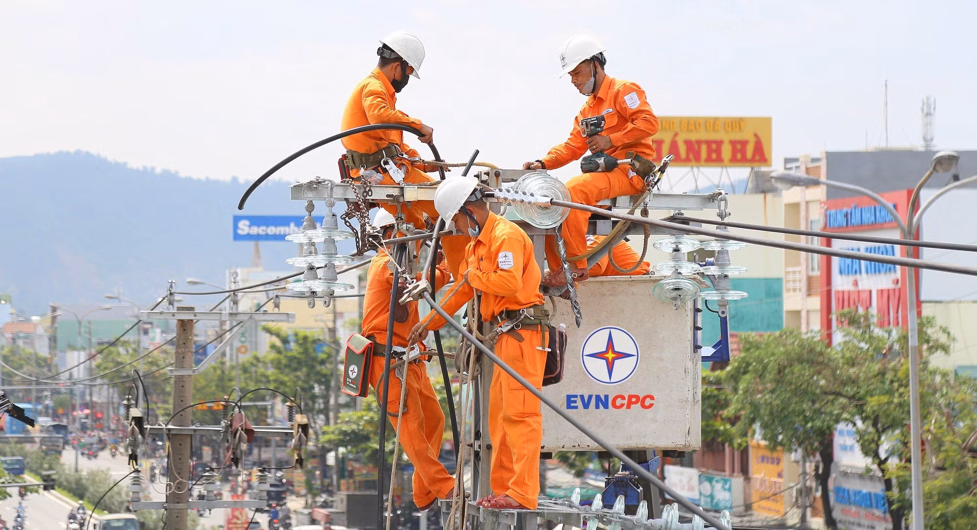 Tiết kiệm sử dụng điện để giảm áp lực tăng giá -0