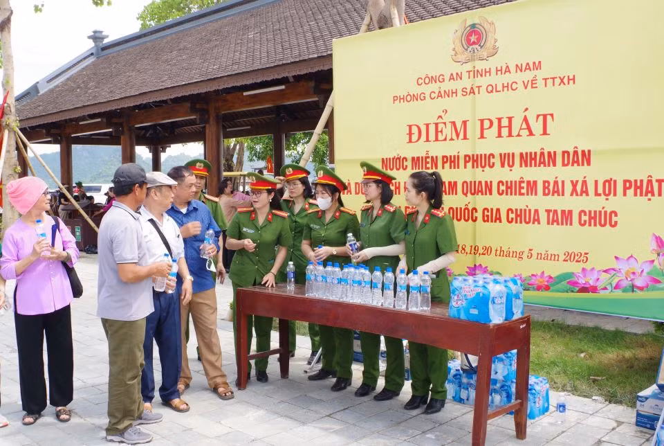 Công an Hà Nam bảo đảm ANTT tại Lễ cung rước, tôn trí, chiêm bái Xá lợi Đức Phật -1
