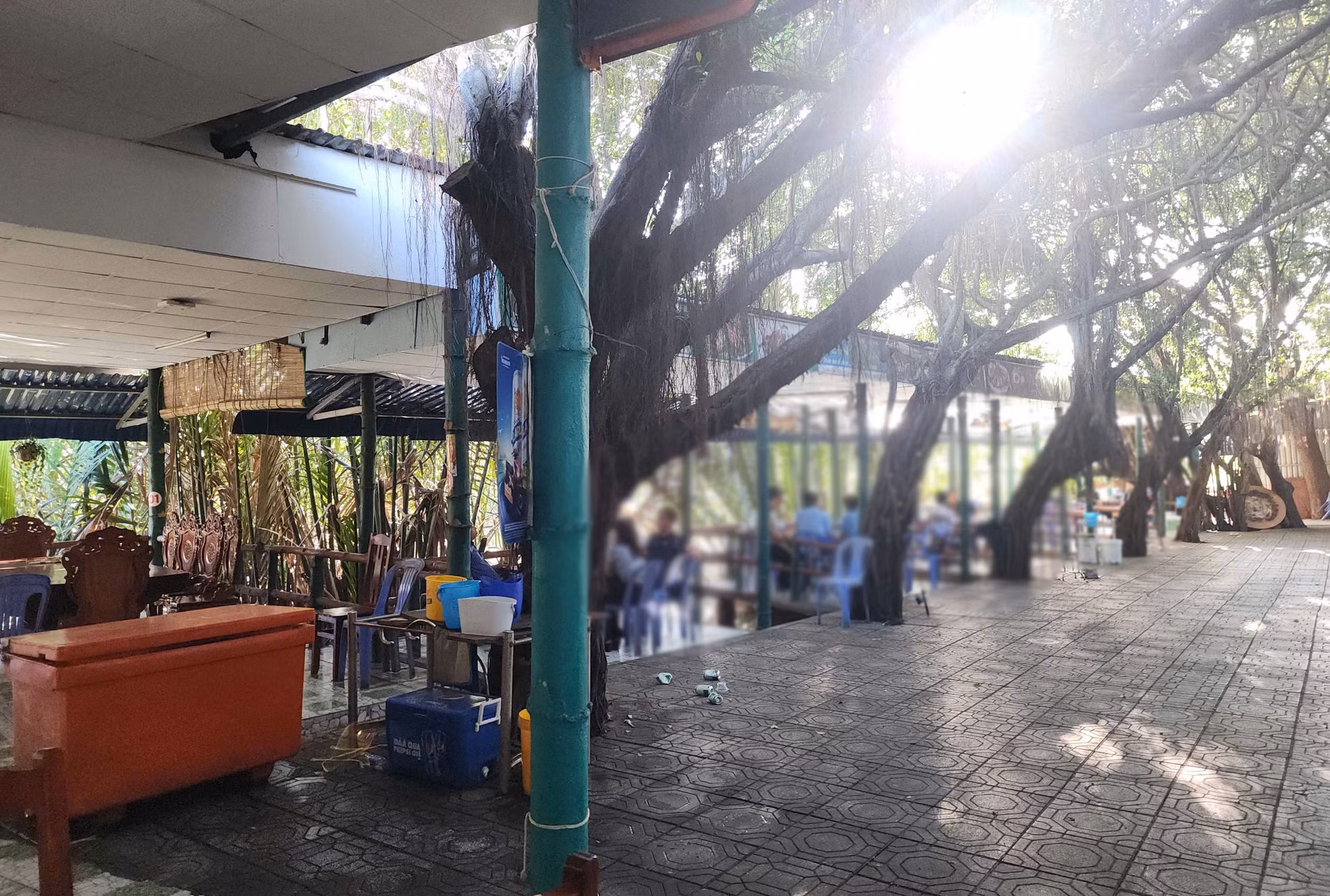 Cơ sở kinh doanh lấn chiếm kênh rạch, tính tiền gian lận khách hàng -0