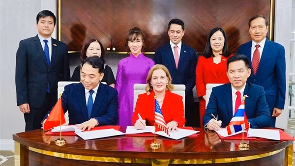 Chuyển giao 50 máy bay Boeing cho Vietjet Thái Lan