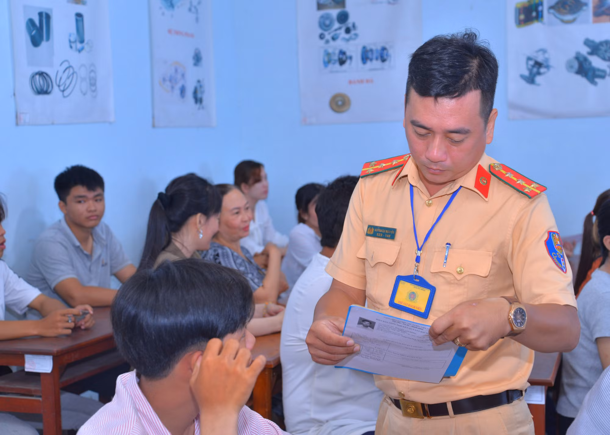 Công an Cà Mau lần đầu tổ chức sát hạch, cấp giấy phép lái xe -1