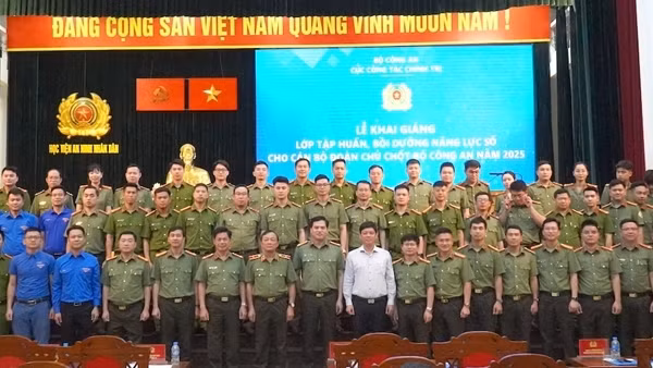 Thanh niên Công an tích cực phát triển năng lực số