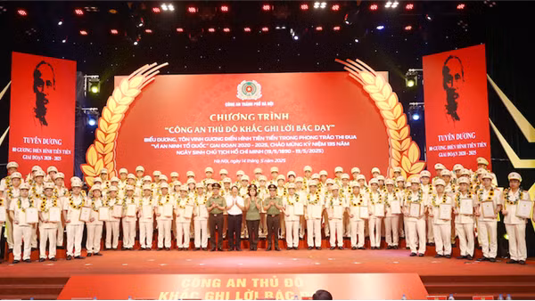 Công an Hà Nội tuyên dương 80 điển hình tiên tiến
