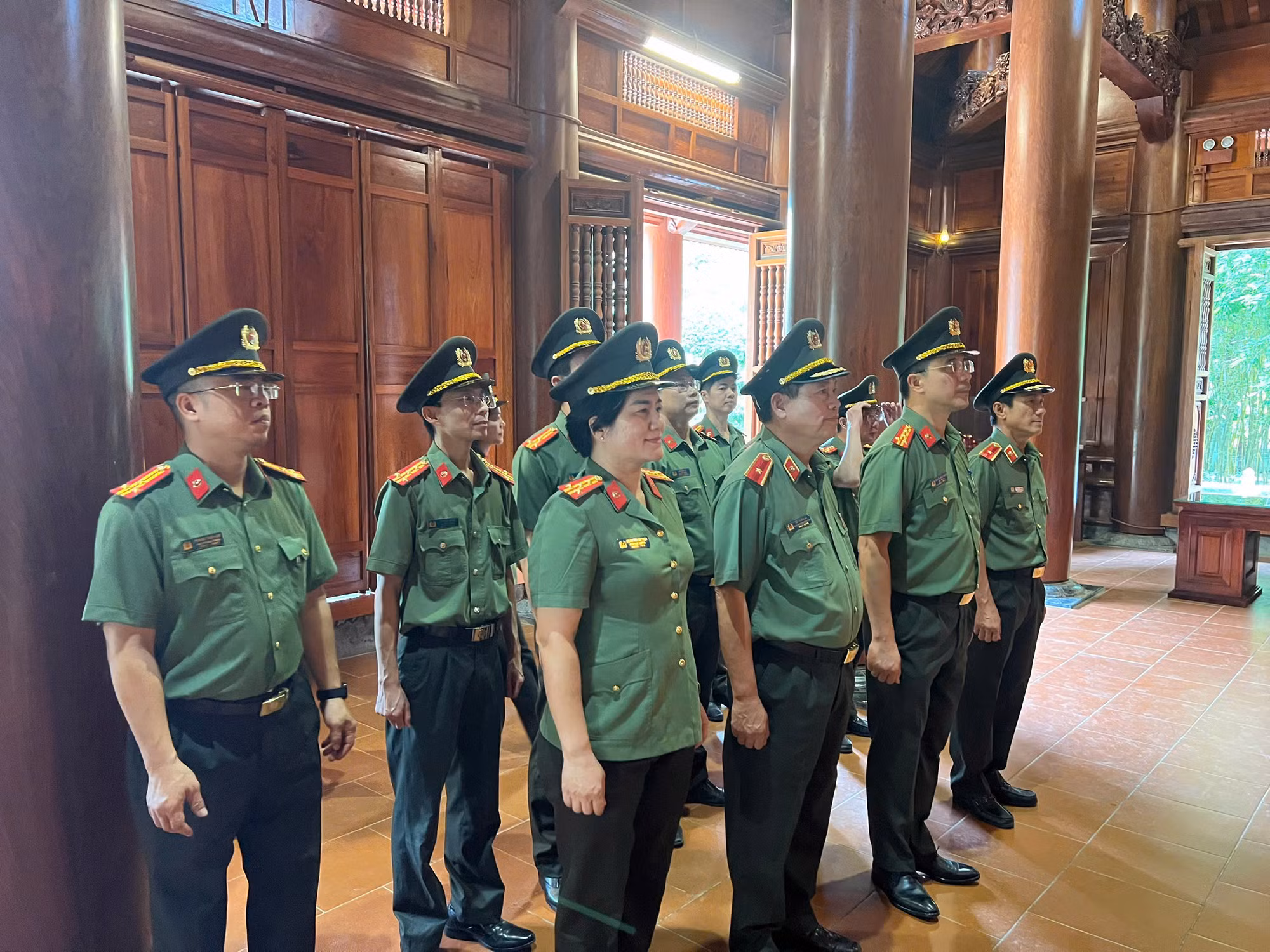 Cục An ninh nội địa tổ chức về nguồn tại Khu Di tích lịch sử Kim Liên -0