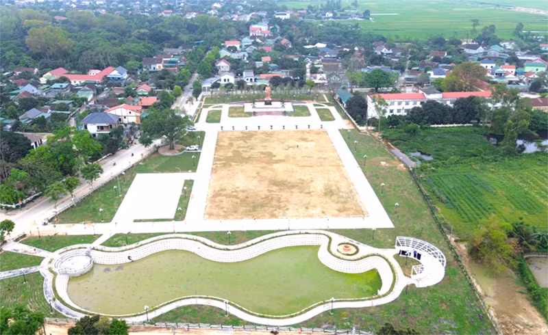 Khám phá nét độc đáo của công trình tượng đài “Bác Hồ về thăm quê” -1