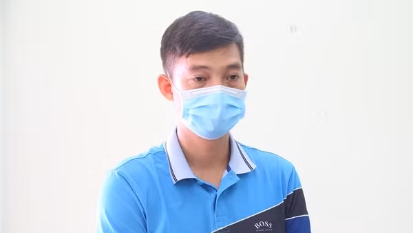 Thành lập công ty, sản xuất nệm giả nhái thương hiệu có tiếng