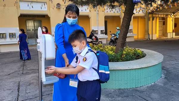Học sinh trở lại trường là tình thế bắt buộc phải thích ứng ảnh 7