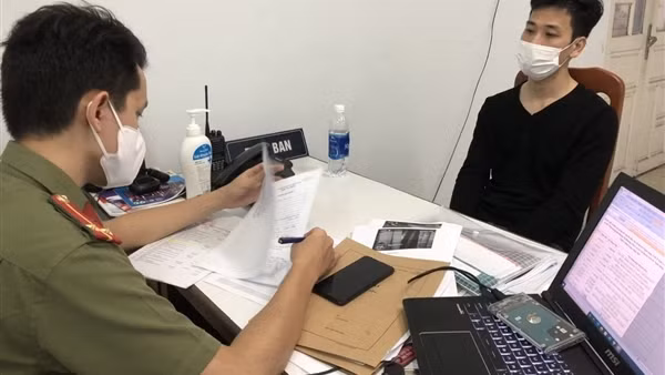 Nhiều người sập bẫy lừa vì tin nhắn "tài khoản ngân hàng bị khóa" ảnh 3