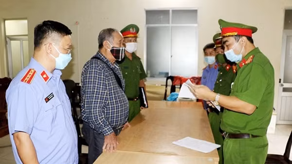 Loạt dự án “băm nát” quy hoạch thành Vinh