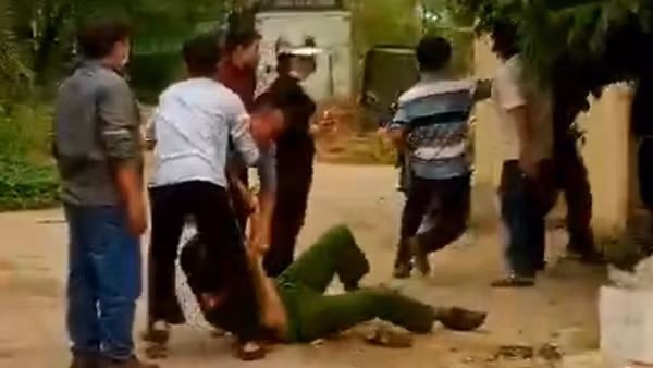 Nhậu say đập phá đồ đạc, đánh chủ quán, ném Thượng uý Công an bị thương ảnh 2