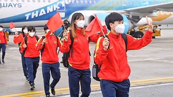 "Ông lớn" làng bóng đá lao đao ảnh 2