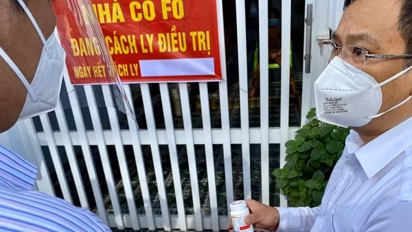 “Cởi trói” cho người dân mua thuốc điều trị COVID-19 ảnh 1