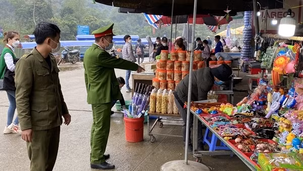Để đảm bảo an ninh, an toàn cho du khách đến TP Hồ Chí Minh ảnh 2