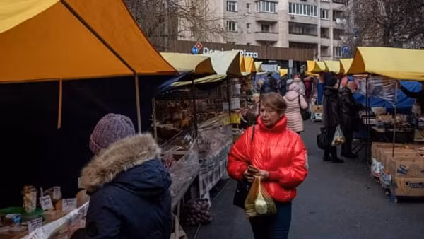 Ông Biden cảnh báo Nga sắp tấn công thủ đô Ukraine ảnh 4
