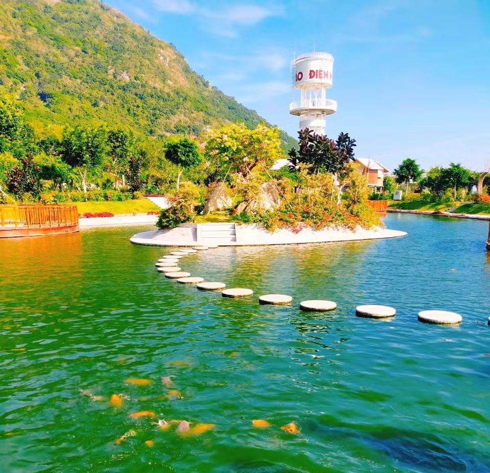 Khu du lịch sinh thái An Hảo sáng điện đón xuân -0