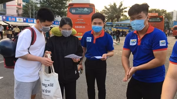 Back_to_school_tai_BX_Mien_Dong_-1644919981907.jpg