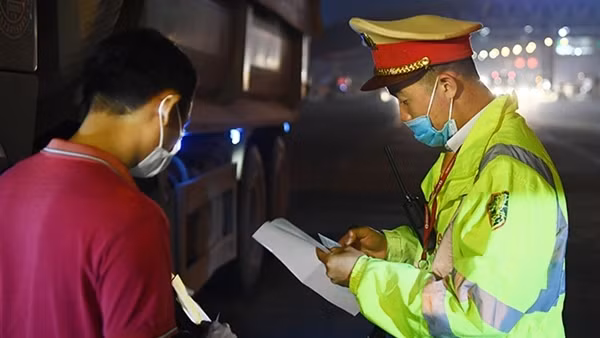 Chặn đứng những “tử thần” mang tên rượu, bia sau tay lái ảnh 3
