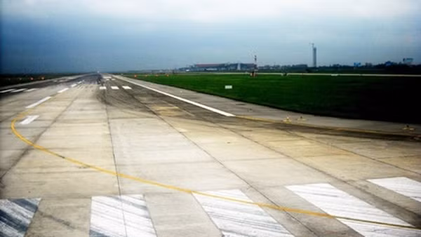 Xử phạt 112 trường hợp vi phạm TTATGT tại sân bay Nội Bài trong quý I ảnh 3
