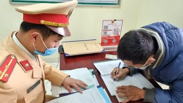 Bảo đảm an ninh, an toàn cho du khách vãn cảnh Chùa Hương ảnh 10