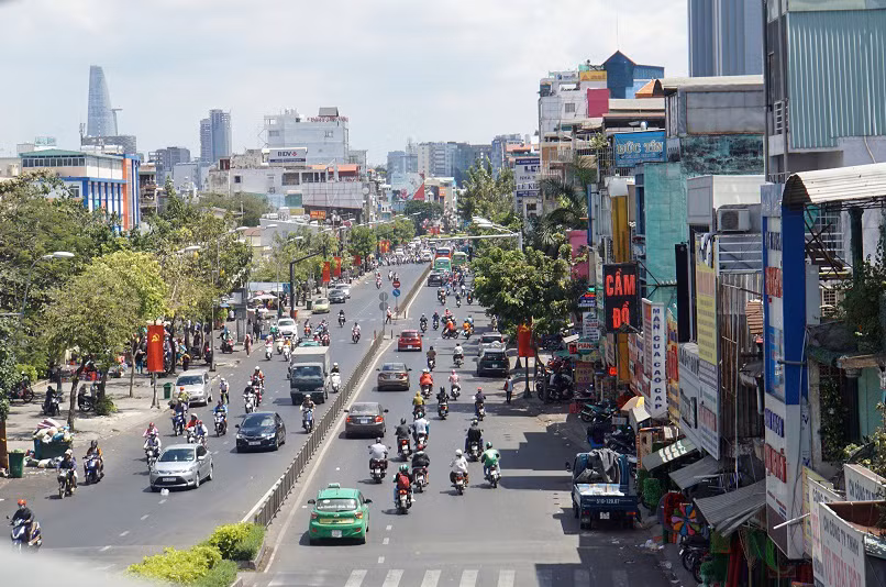 Miền Bắc rét run, Nam bộ nắng nóng -0