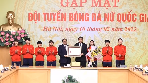 Viettel mừng 8/3 Đội bóng đá nữ 1 tỷ đồng ảnh 3