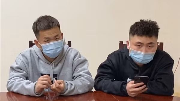 CSGT tuần tra phát hiện 2 người Trung Quốc nhập cảnh trái phép ảnh 4