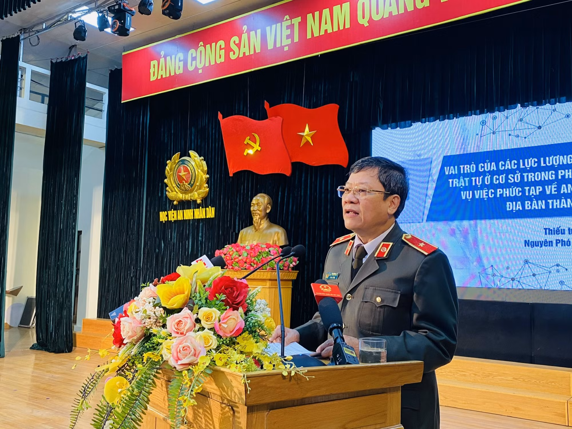 Hội thảo khoa học “Lực lượng tham gia bảo vệ an ninh, trật tự ở cơ sở- lý luận và thực tiễn” -0