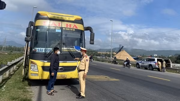 Đà Nẵng lập các tổ kiểm soát xe "nhồi nhét", độ chế... ảnh 1