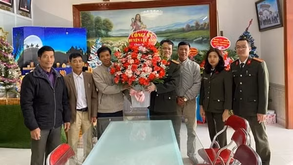 Vận động tốt bà con giáo dân tham gia bảo đảm ANTT, phát triển kinh tế