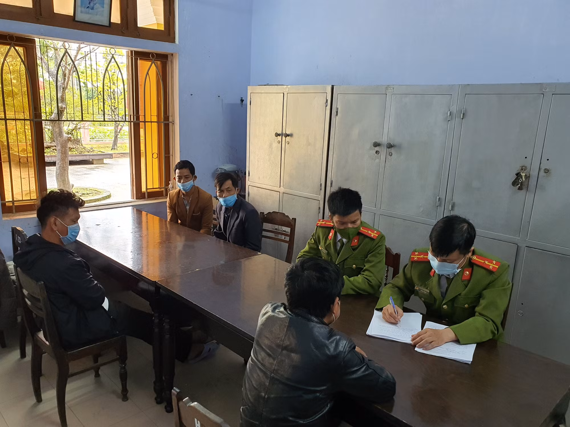 Liên tiếp bắt giữ tội phạm ma túy, đánh bạc, trộm cắp -0