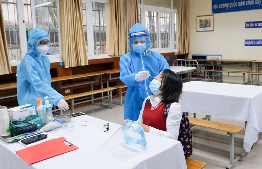 Vừa mừng vừa lo khi học sinh đi học trực tiếp -0