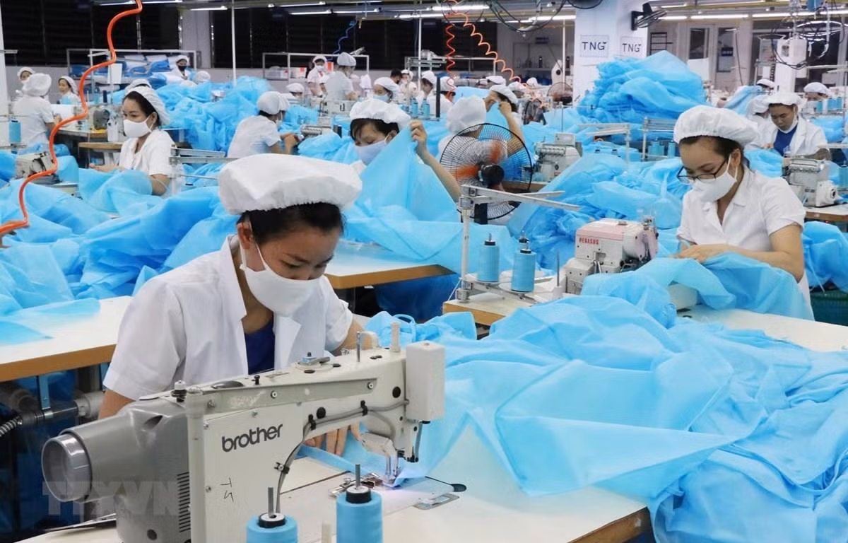 Những “cú hích” phục hồi thị trường lao động -0