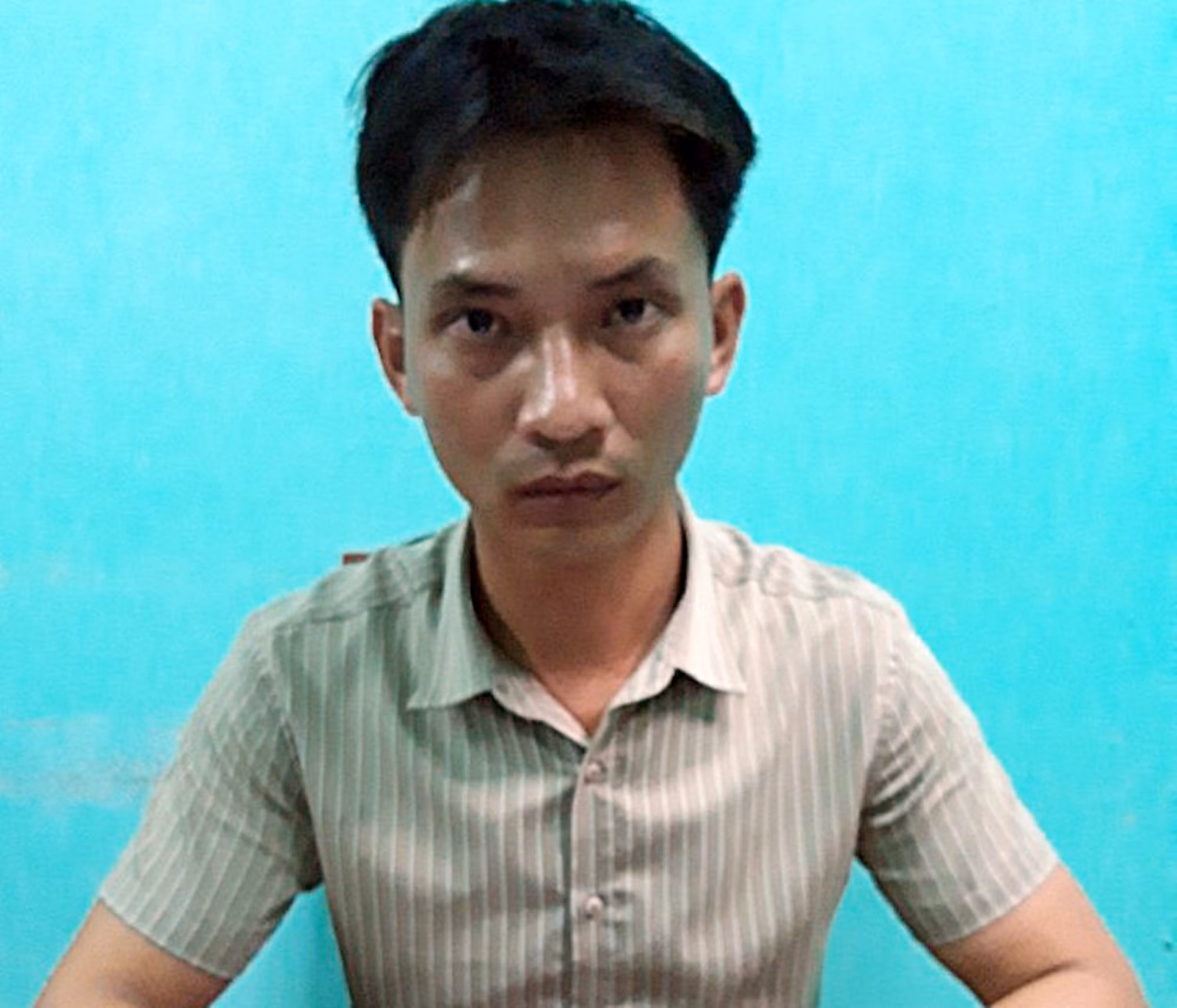 Giận vợ, người chồng thả con gái 5 tuổi xuống sông Trường Giang -0