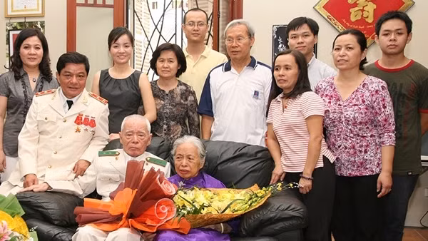 Đảng ủy Công an Trung ương, Bộ Công an thắp hương tưởng niệm đồng chí Trần Quyết ảnh 10