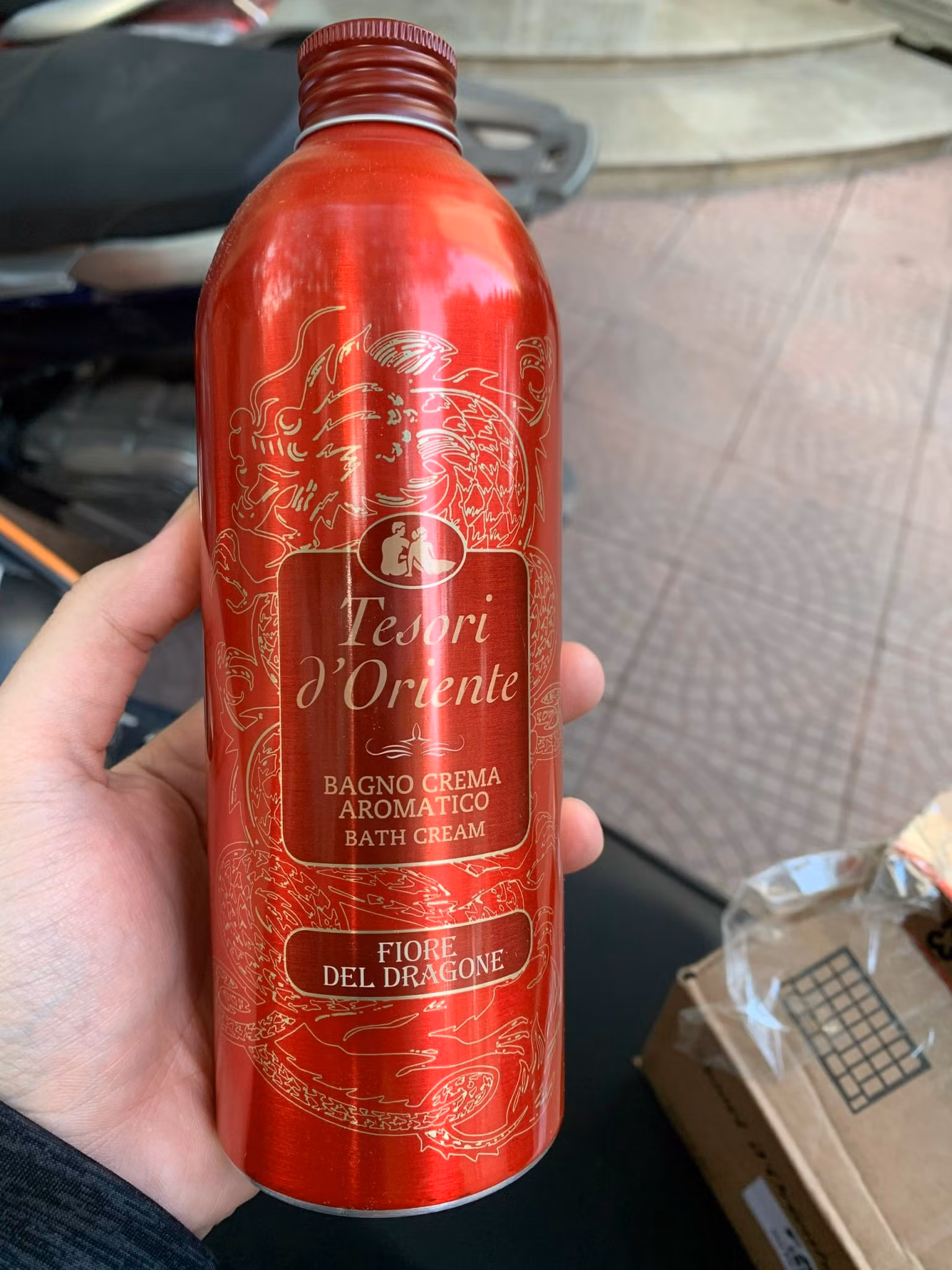 Khởi tố 2 phụ nữ buôn bán hàng giả -1