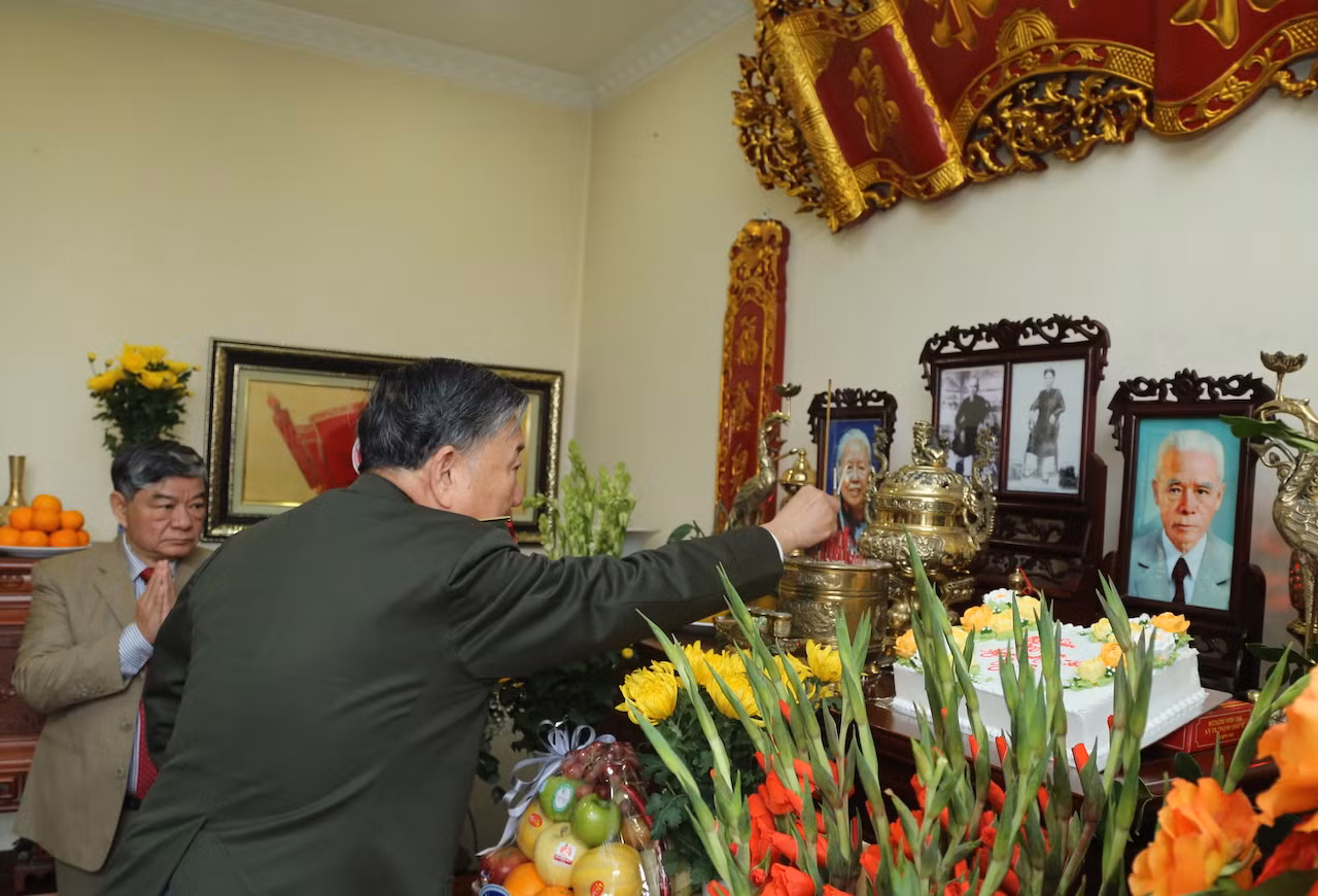 Đảng ủy Công an Trung ương, Bộ Công an thắp hương tưởng niệm đồng chí Trần Quyết -1