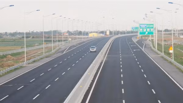 Quyết tâm hoàn thành 361km cao tốc trục Bắc - Nam trong năm 2022 ảnh 1