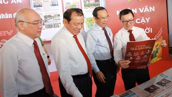 Báo chí CAND thu hút sự quan tâm của độc giả tại Hội báo toàn quốc