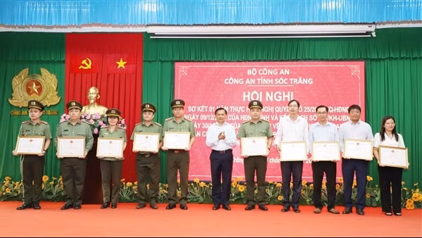 Công an xã bán chuyên trách góp phần quan trọng bảo đảm ANTT