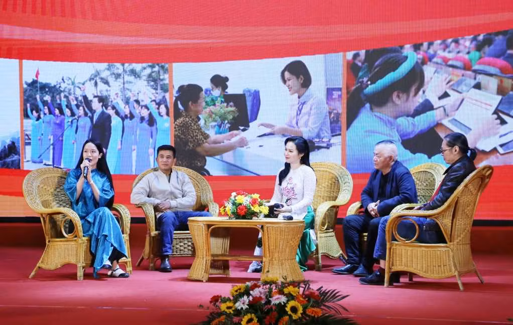 Phát động phong trào “Thanh xuân dâng Đảng” và tổ chức chiếu phim “Đào, Phở và Piano” -0