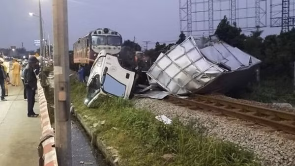 Vì sao liên tục xảy ra tai nạn đường sắt?