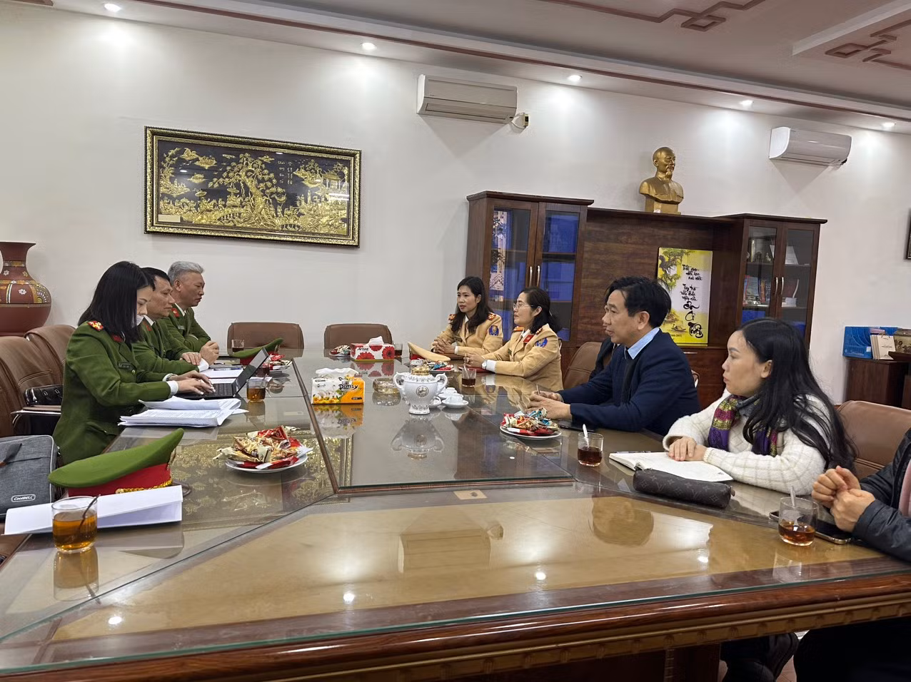 Gắn trách nhiệm gia đình trong việc đảm bảo TTATGT cho học sinh -0