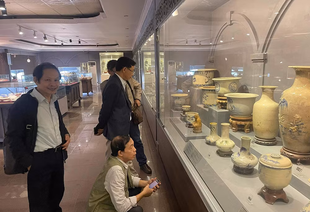 Người ngang tàng và lãng tử của miền đất Hoa phượng đỏ -0
